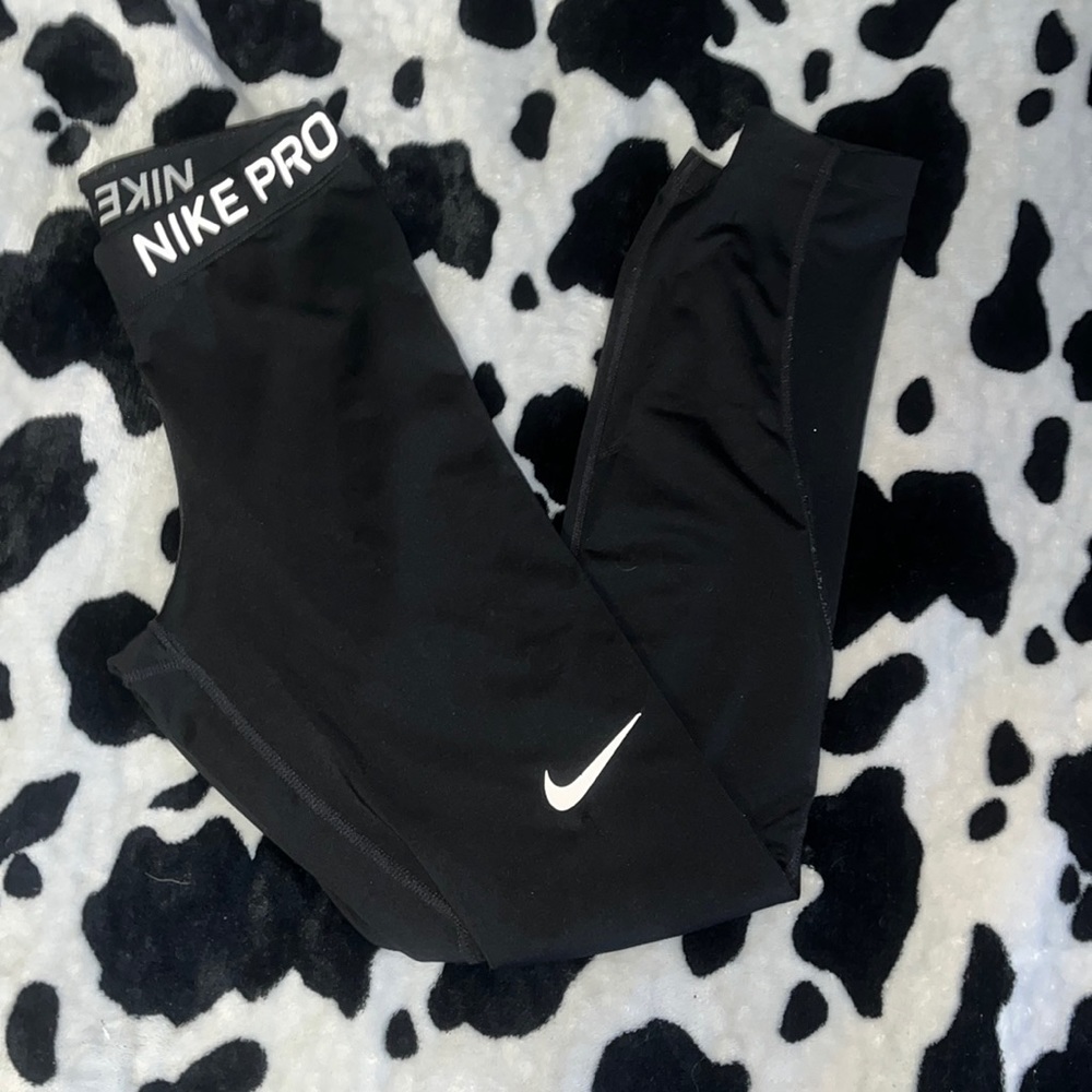 nike capris